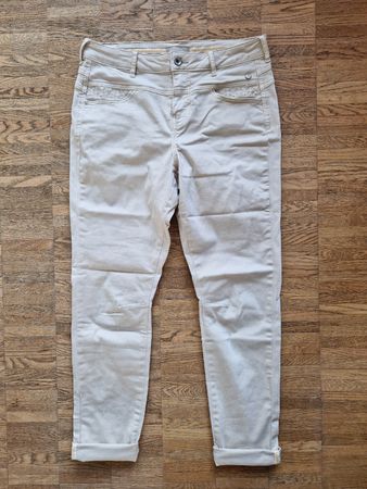 NILE Taperet Jeans Hell-beige Gr. S+, Top Zustand
