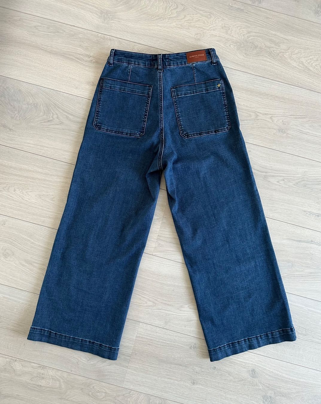 Jeans: Jeans 7/8 La Petite Étoile – Nuovo (secondo la descrizione) da La Neuveville venduto da flodocha 5