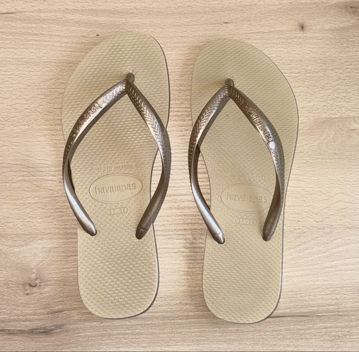 Flipper: HAVAIANAS FLIP FLOPS EU 37/38 – Usato da Puplinge venduto da yav_9r9f