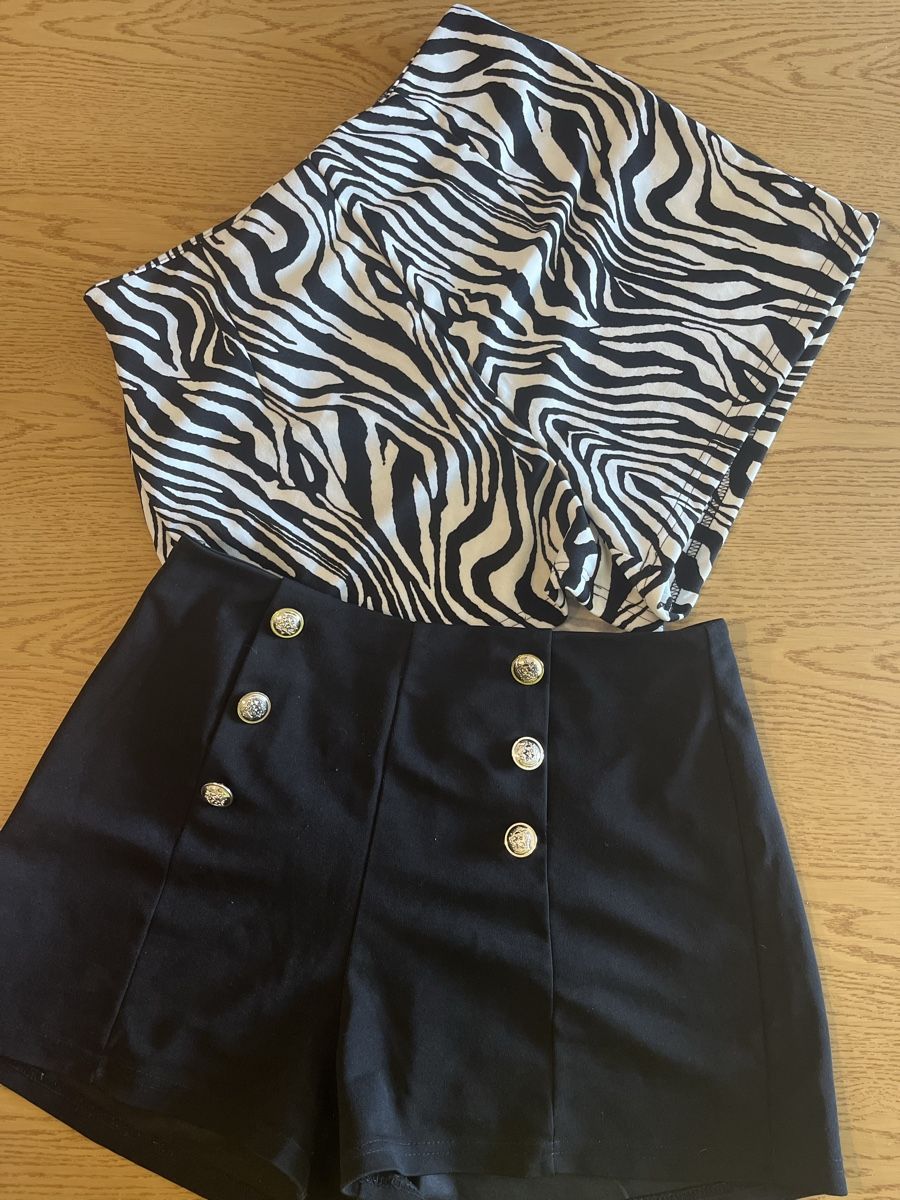 Lots de vêtements: Lors deux shorts  – D'occasion à Courgenay par tat_w5vc