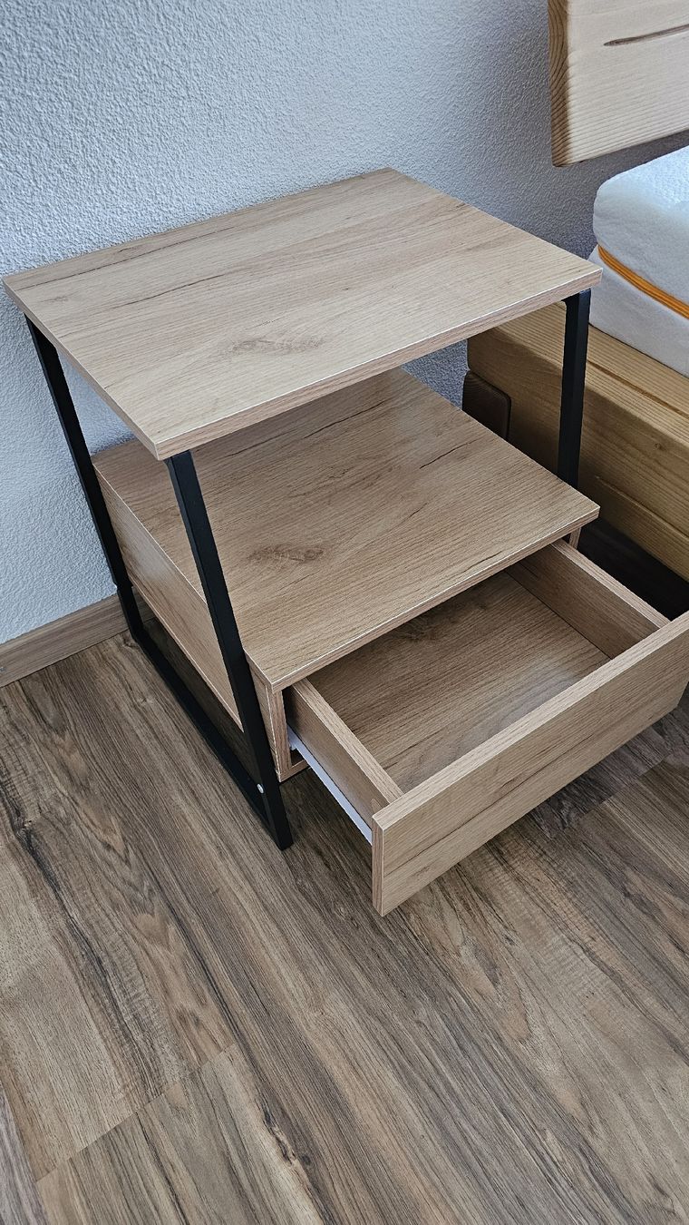 Comodini: 2 x Neue Nachttische – Nuovo (secondo la descrizione) da Wil SG venduto da uss-andro