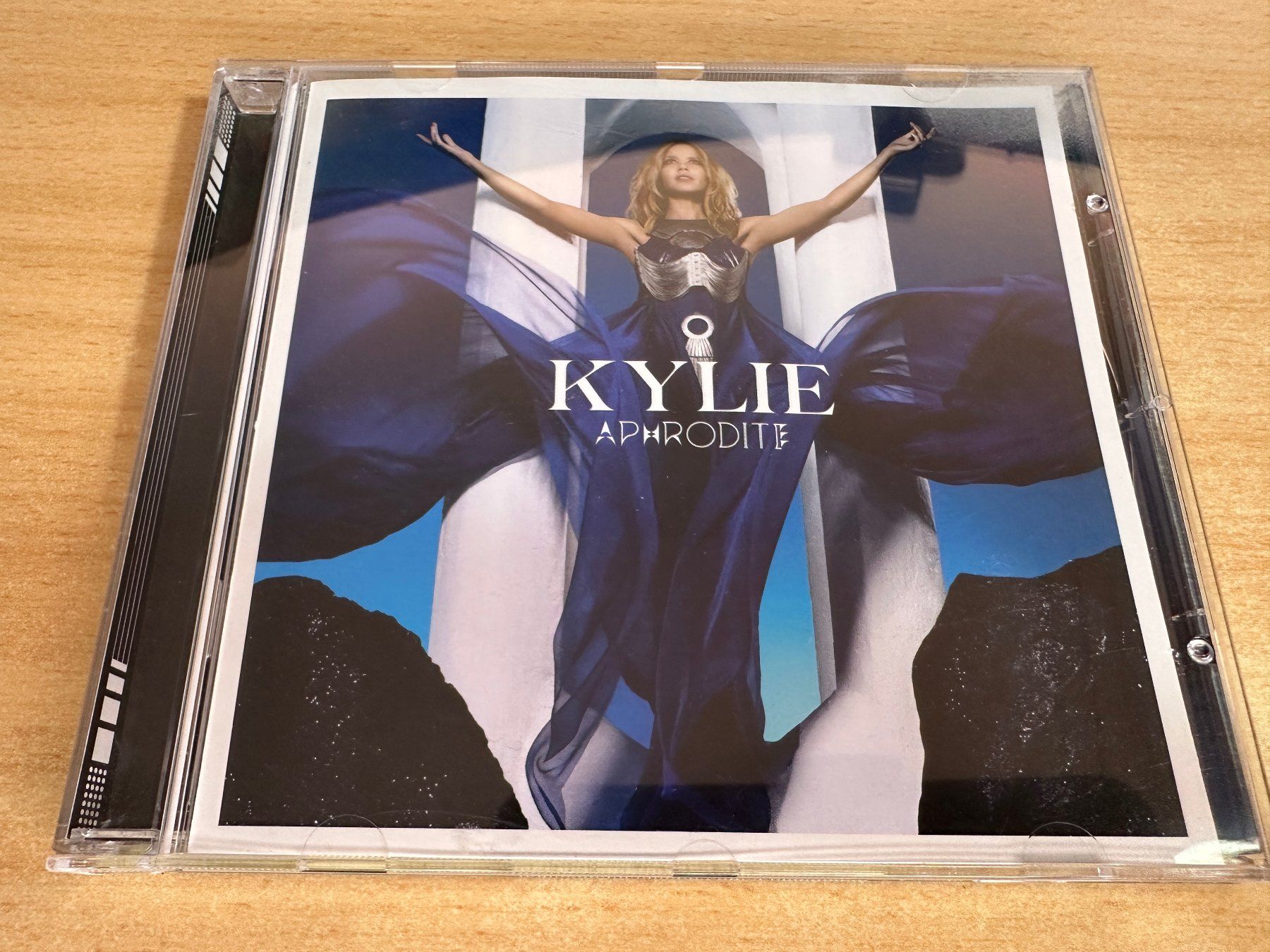 CD: N2 Kylie – Aphrodite – Usato da Rikon im Tösstal venduto da Alpenmutz