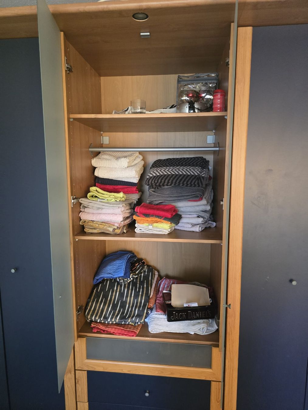 Armoires: Kleiderschrank – D'occasion à Flumenthal par ali_7x8p 2