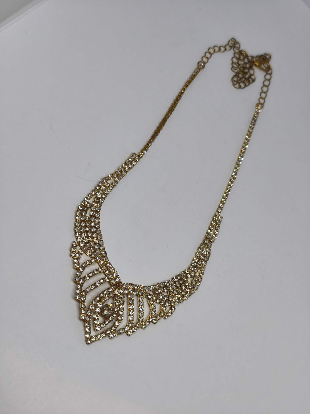 Ketten: Funkelnde Halskette, Modeschmuck, Goldfarben & Strass. – Defekt aus St. Gallen von GIULESGG 3