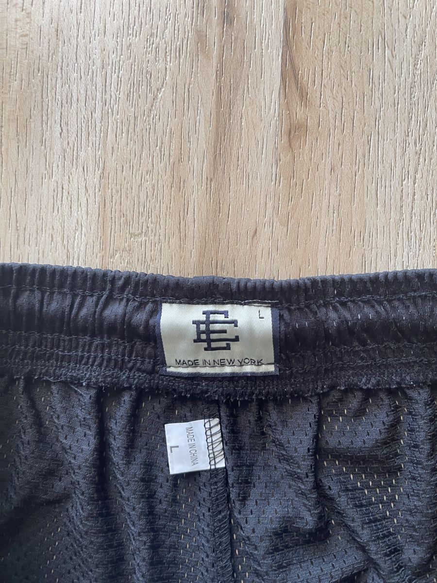 Jeans: Shorts noirs, L, marque EE, neuf – Nuovo (secondo la descrizione) da Kloten venduto da Vermicelles 2