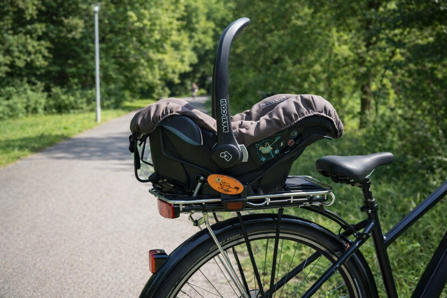 Biciclette: Exklusive Velo Maxicosihalterung und ein maxicosi – Usato da Winterthur venduto da Schwibbmaster