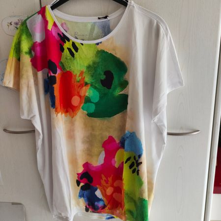 Ein Feuerwerk v. einem Shirt Gr. 50 beids. bedruckt Fr. 39.-