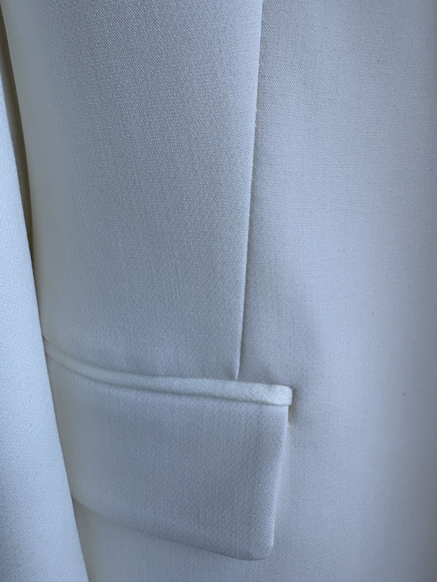 Zara Giacche: Zara Blazer M mit Smoking Kragen – Usato da Lamone venduto da Rfiero 2