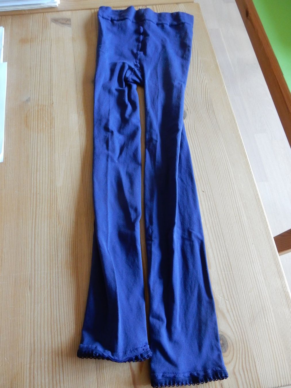 Leggings: Dunkelblaue Leggins 38 mit Spitzenabschluss Strümpfe – Usato da Jona venduto da simongarden