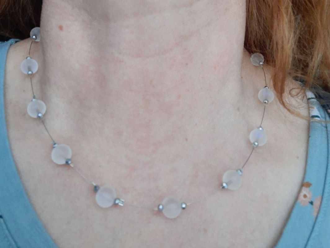 Ketten: Halskette mit Glasperlen, zart und elegant . – Neu (gemäss Beschreibung) aus Solothurn von lsc_pf99 9