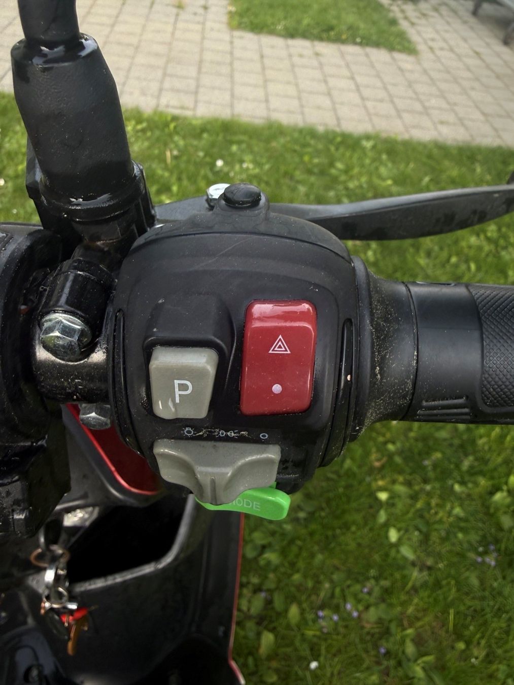 Next Electric Motors Scooters: Elektro-Roller FORZA NEXT – Défectueux à Oberburg par Petite-Suisse 2