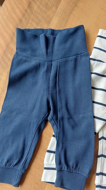 Hosen: Hose Trainerhose Gr. 68 / 2 Stück – Gebraucht aus Rotkreuz von MASI17 1