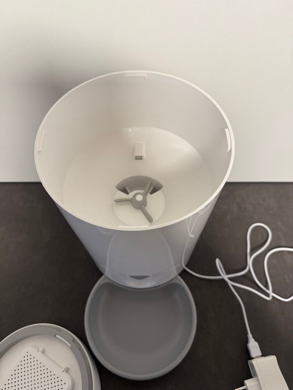 Mangimi: Catit PIXI Smart Futterautomat Trockenfutter – Usato da Leimbach AG venduto da SheAmelie 2