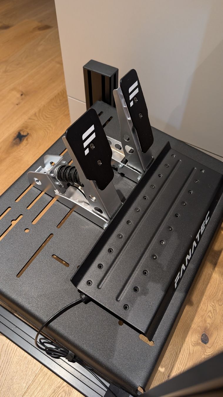 Fanatec Stühle: Sim Racing Rig / Rennsimulator SimLab + Fanatec – Gebraucht aus Solothurn von Nikola9667 3