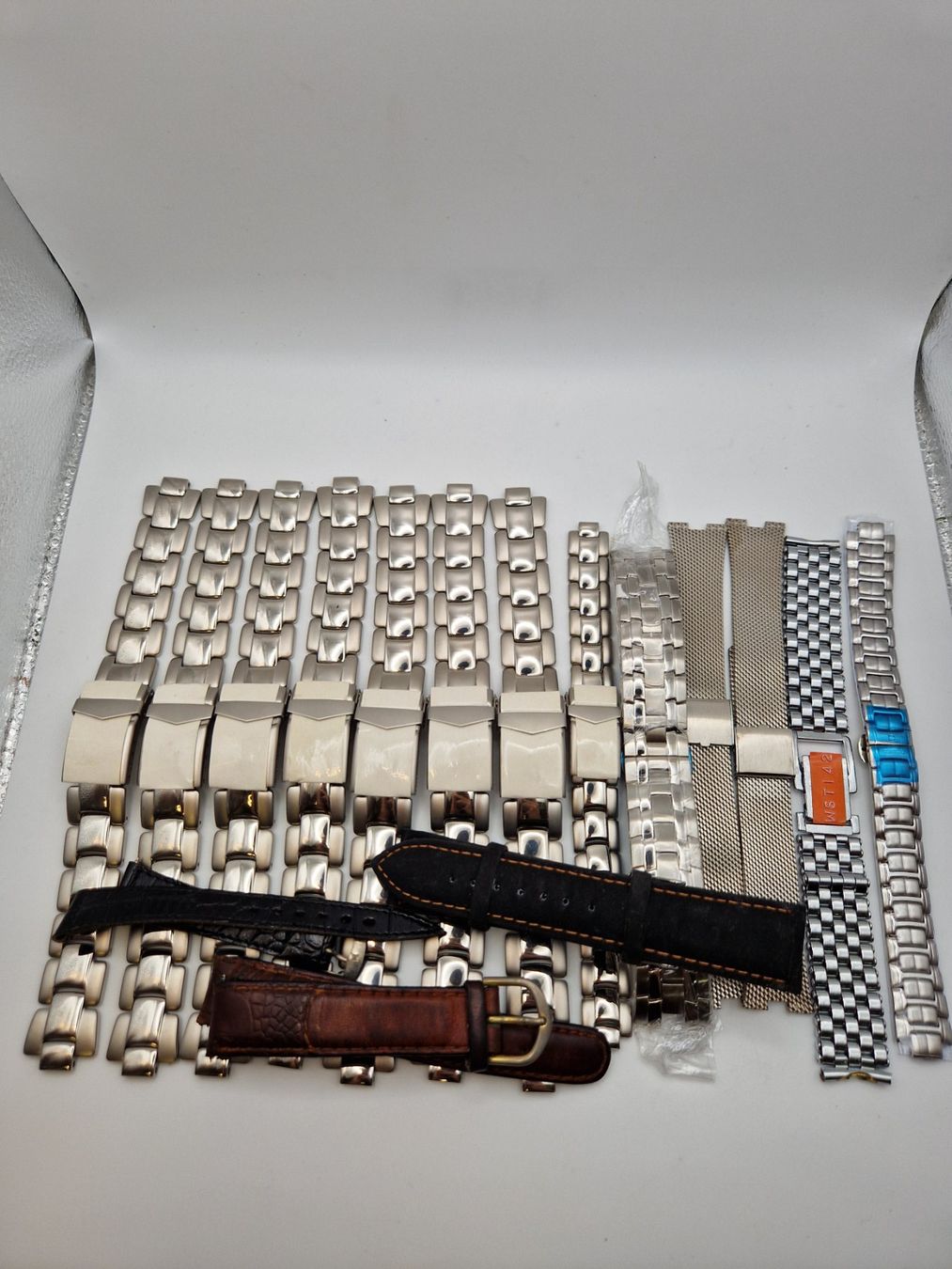 Orologi: Lot de divers bracelets pour montres – Usato da Sembrancher venduto da nat_k8yk