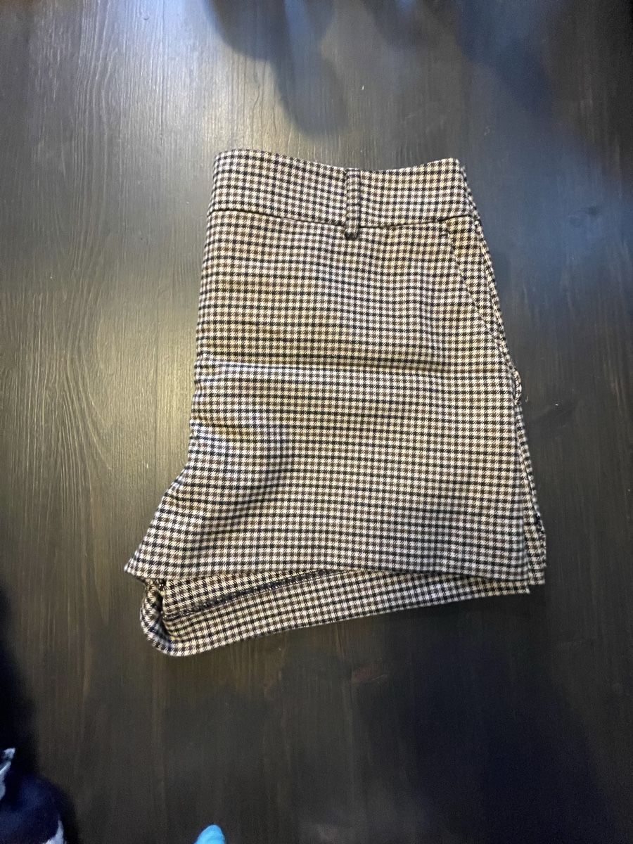 H&M Pantaloni: Shorts autunnali – Usato da Chiasso venduto da vik_pd2h 2