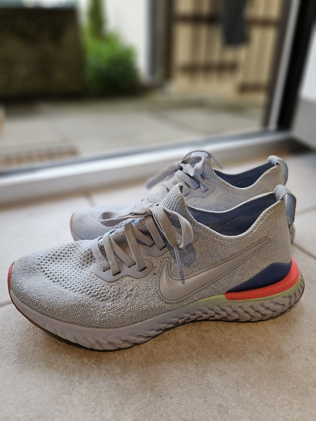Nike Scarpe da donna: Nike Epic React Schuhe – Usato da Saland venduto da Rose0109