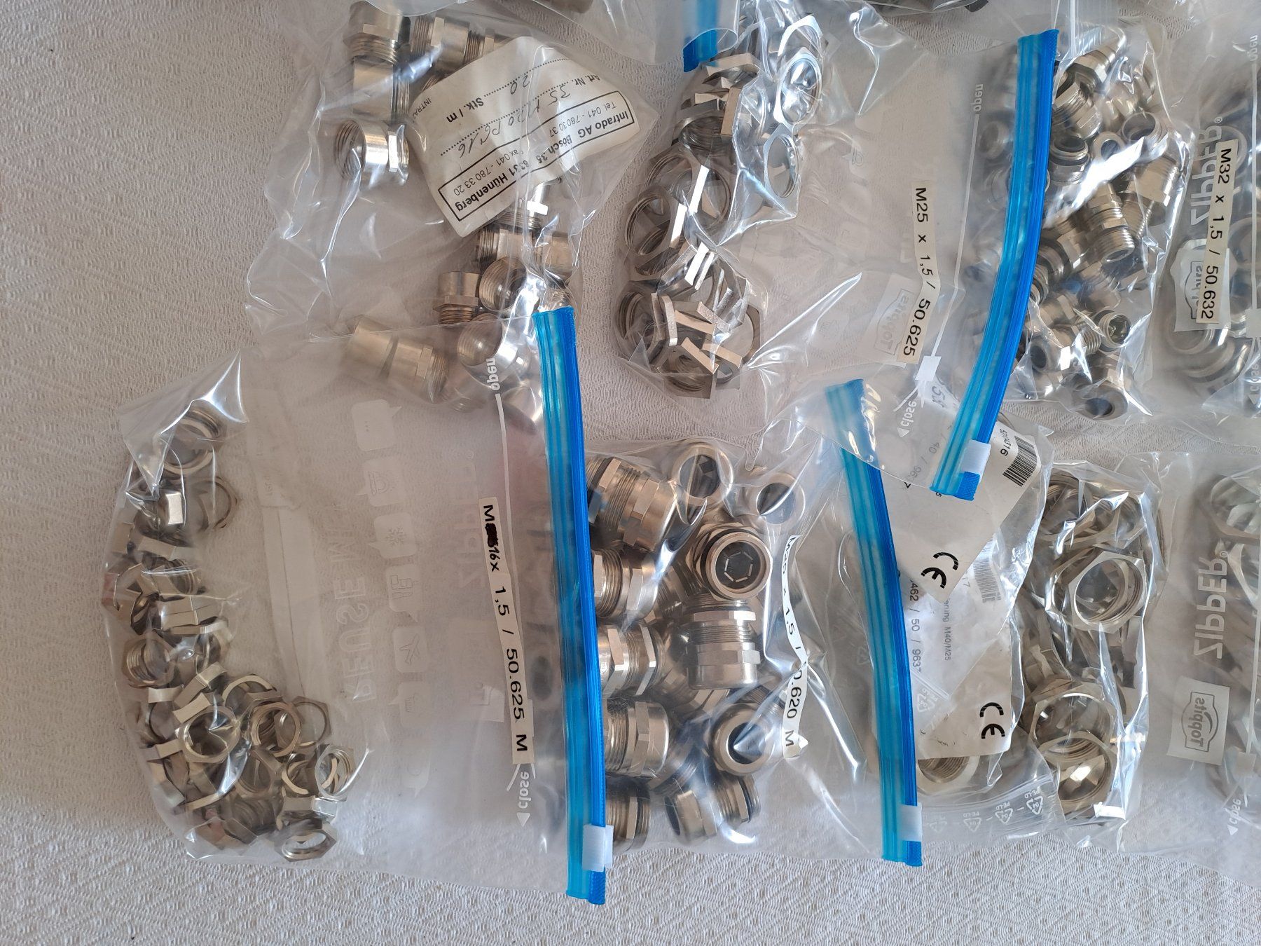 Componenti elettronici: Cable Glands - Surplus Stock – Usato da Rieden AG venduto da Werkstattlaedeli 2