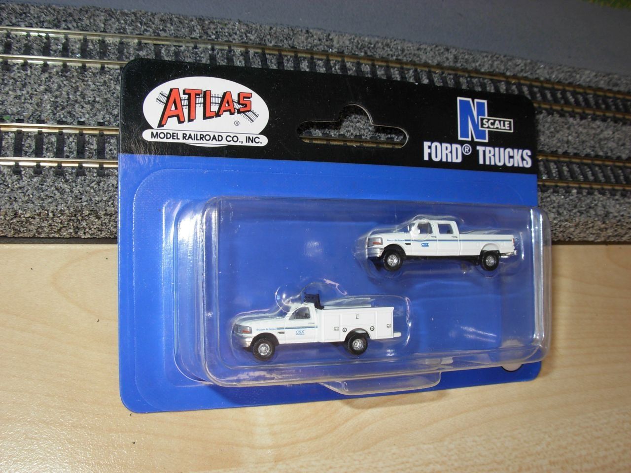 Modellini di ferrovie: N: 2 x Ford Trucks weiss – Nuovo (secondo la descrizione) da Oberrieden venduto da Hobbyschiff