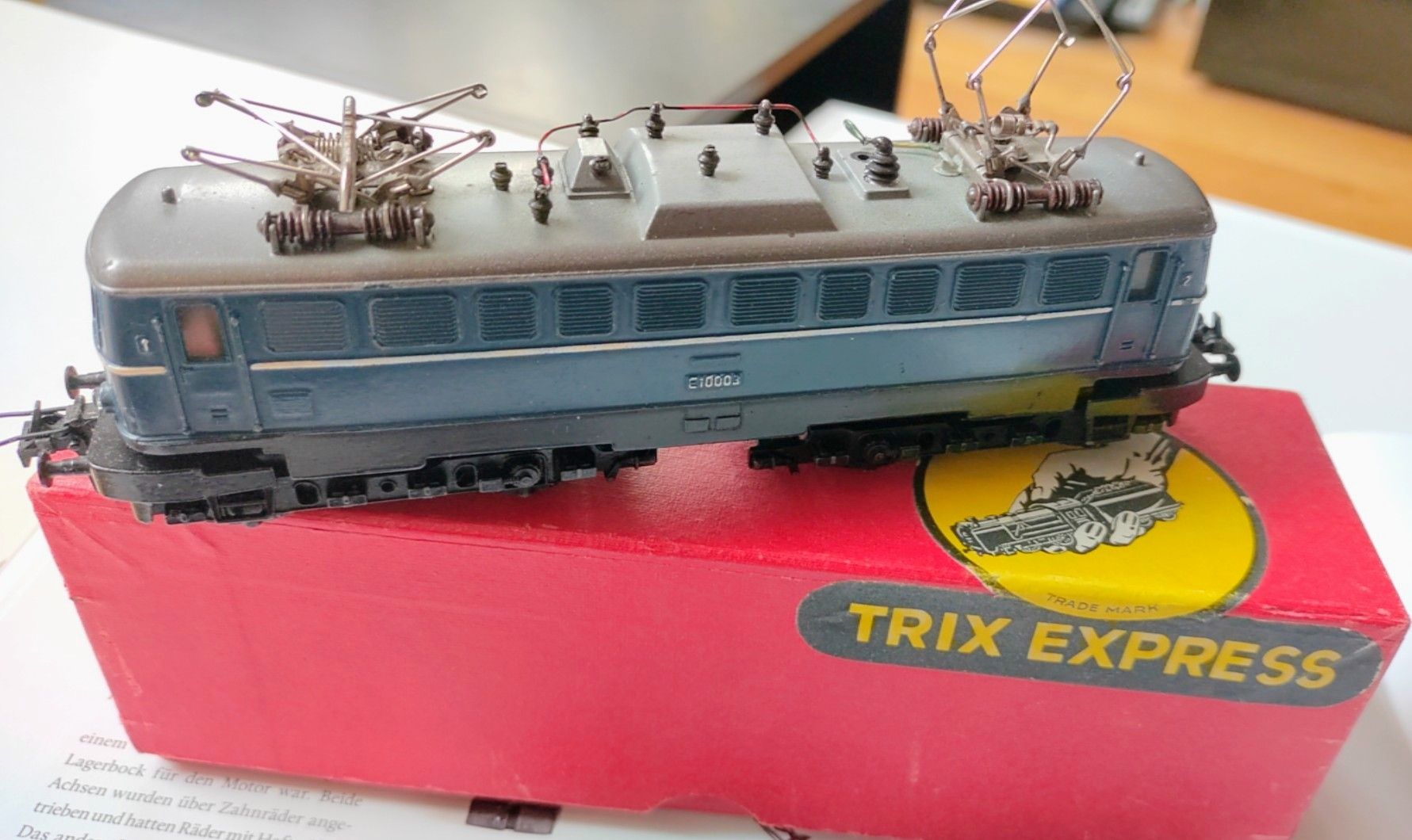 Modellini di ferrovie: TrixExpress E10 Prototyp der DB in Originalkartong anf.5OerJ – Usato da Kirchberg BE venduto da RadioGerberPrivat 2