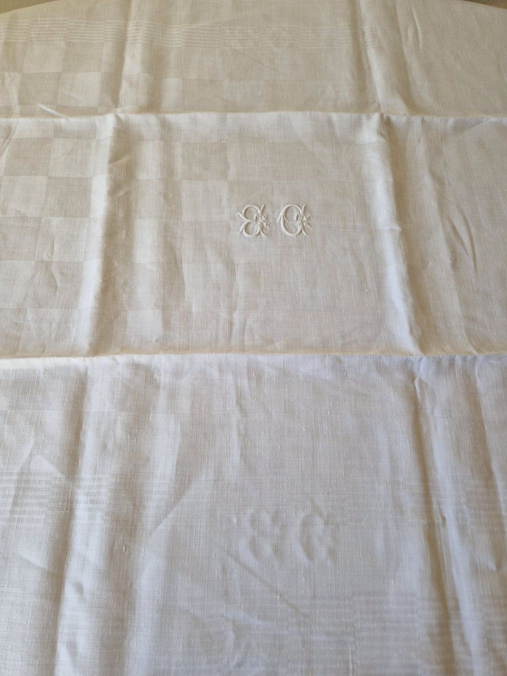 Sonstige Tischwäsche: kleine Tischdecke/ Läufer/ Monogramm – Gebraucht aus Bern von Antikbatik 7