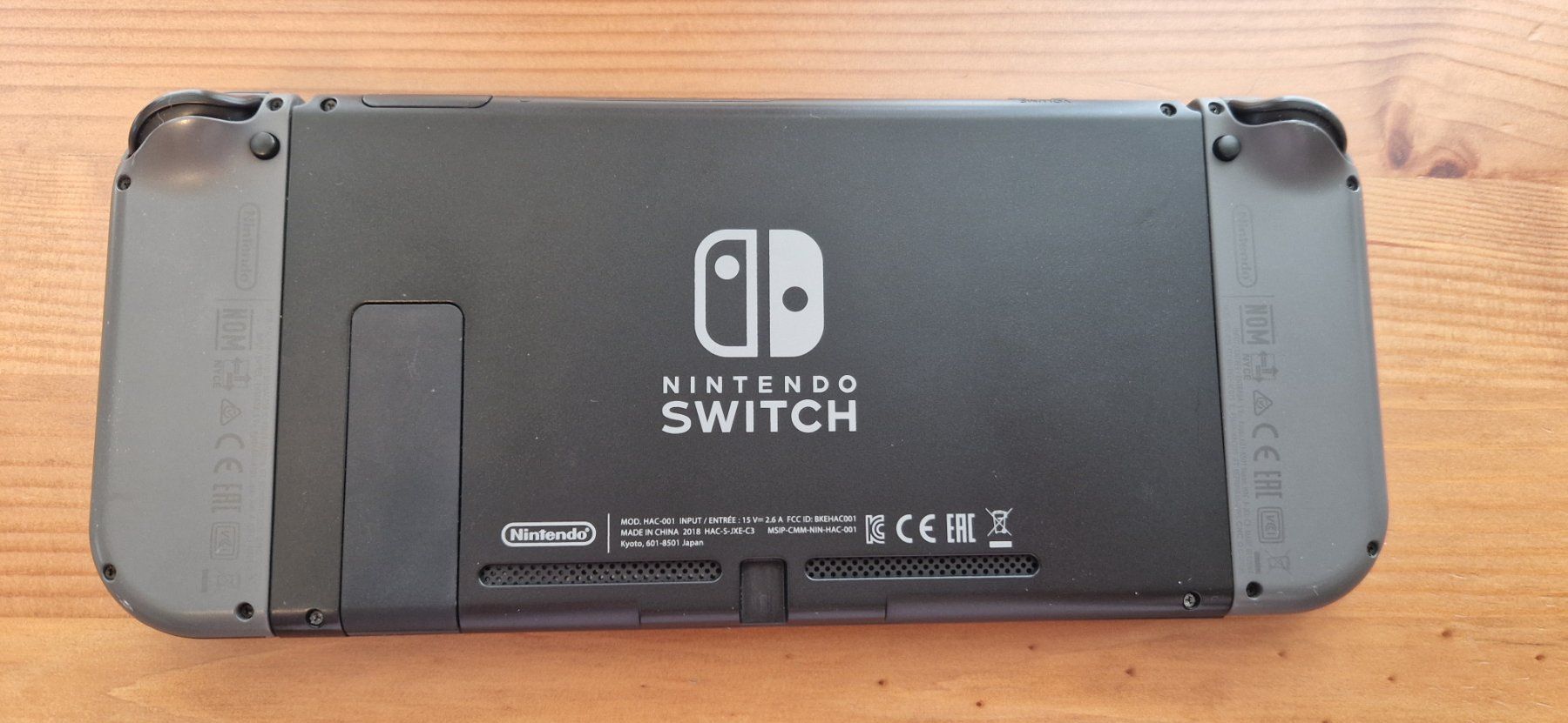 Nintendo Console: Console Nintendo Switch grise – Nuovo (secondo la descrizione) da Fleurier venduto da Tortue26 3