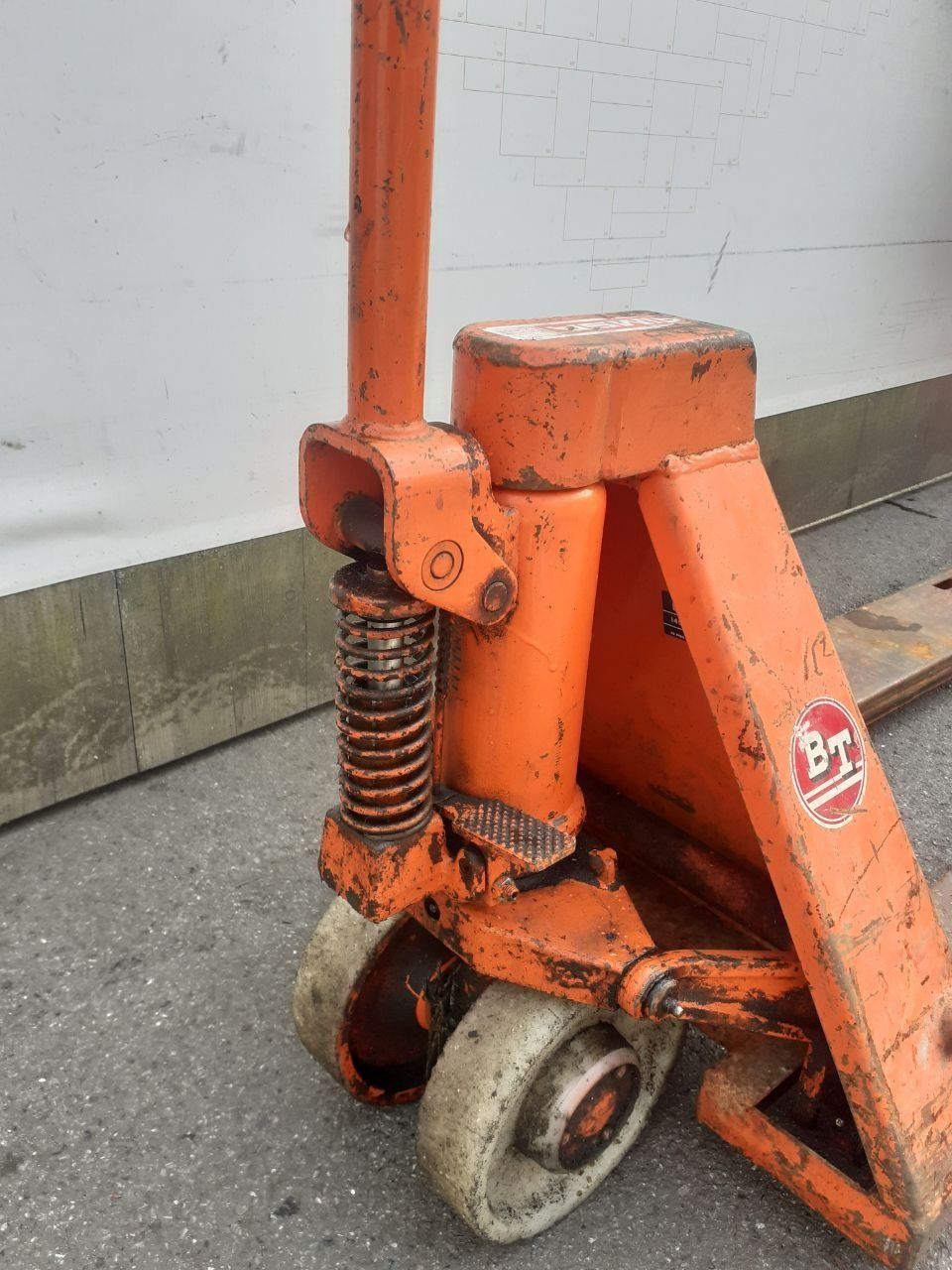 Carrelli elevatori e a forche: 2 transpalettes à réparer – Difettoso da Yens venduto da lue_56f8 1