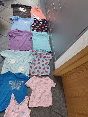 T-Shirt Gr. 122/128, 11 x