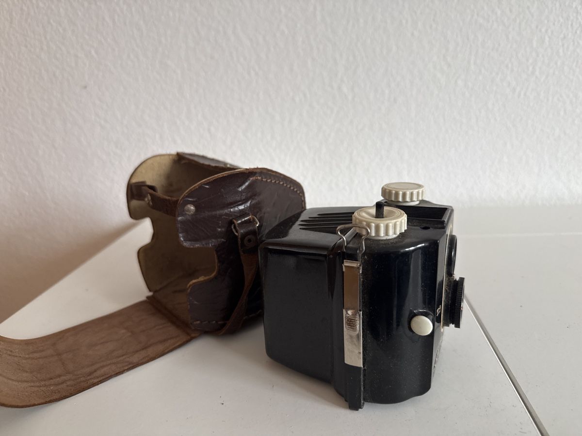 Adox Fotocamera: Adox 66 Kamera mit Ledertasche – Usato da Birsfelden venduto da mah_6yvz 2