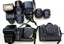 Hochwertige, klassische analoge Fotoausrüstung von Canon