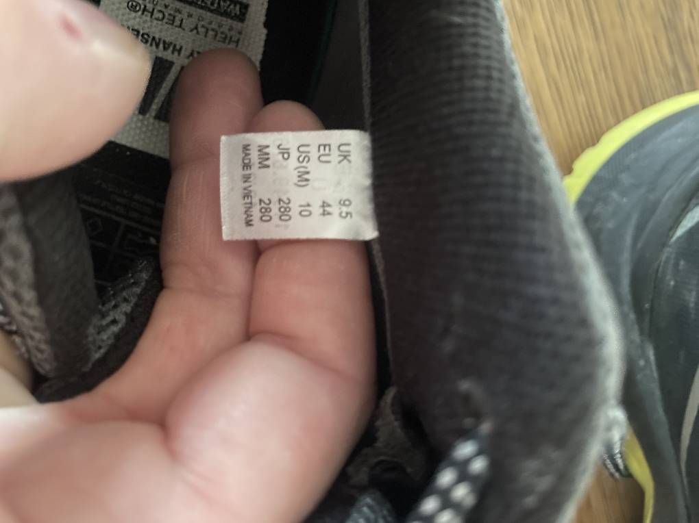 Helly Hansen Herrenschuhe: Helly Hanson Schuhe Grösse 44 – Gebraucht aus Tumegl/Tomils von tiger358 2