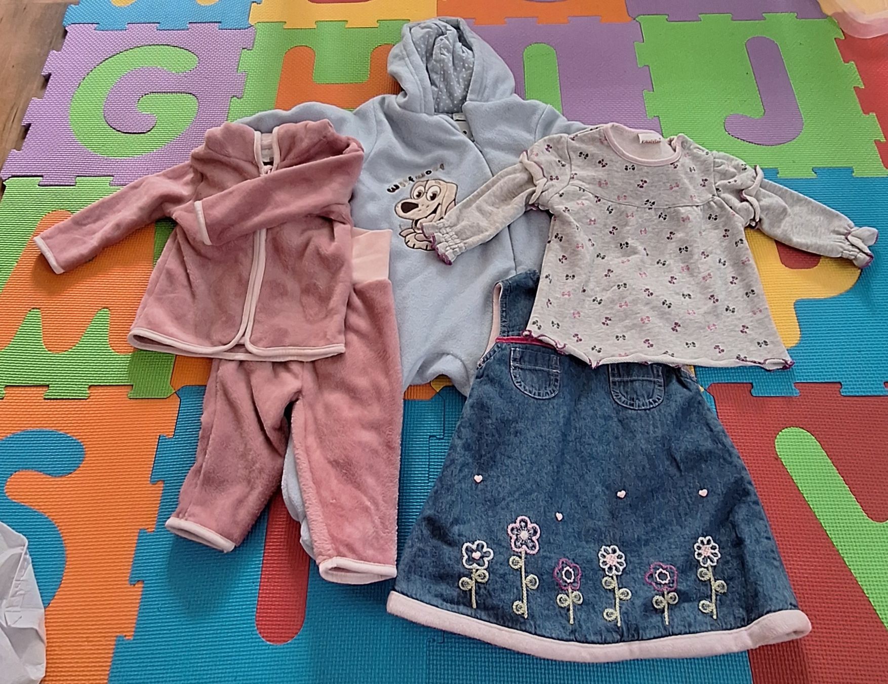 Lotti & Set di vestiti: Kleidungspaket Mädchen  – Usato da Berneck venduto da Bueschelady