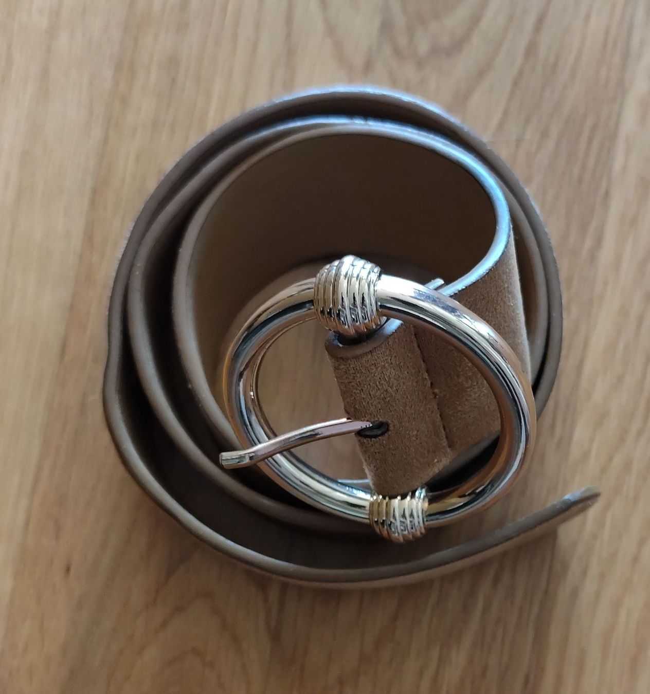 Gürtel: Ceinture élégante imitation cuir – Gebraucht aus Neuchâtel von pie_8t6p