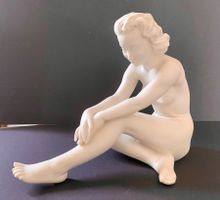 Hutschenreuther Porzellanfigur, Frauenakt, Die Schauende