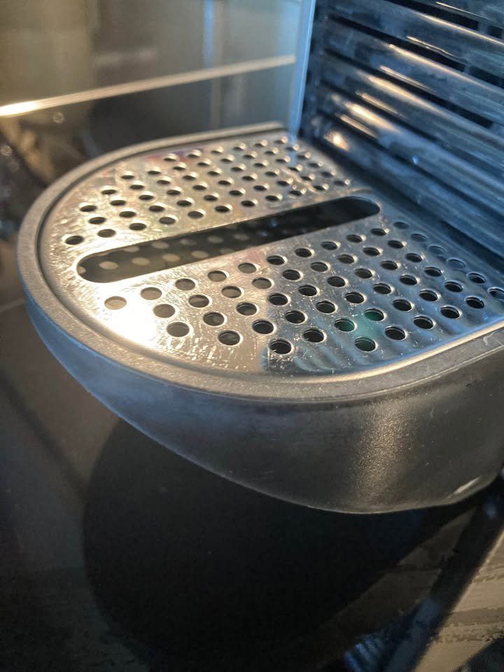 De'Longhi Macchine per caffè & Macchine per espresso: De‘Longhi Nespresso Pixie Kaffeemaschine – Usato da Rudolfstetten venduto da Stellina1975 4