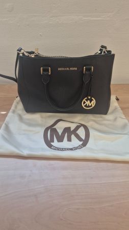 Tasche Michael Kors schwarz Ledertasche mit Staubbeutel