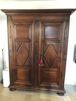 Louis XIII Schrank aus massiver Eiche