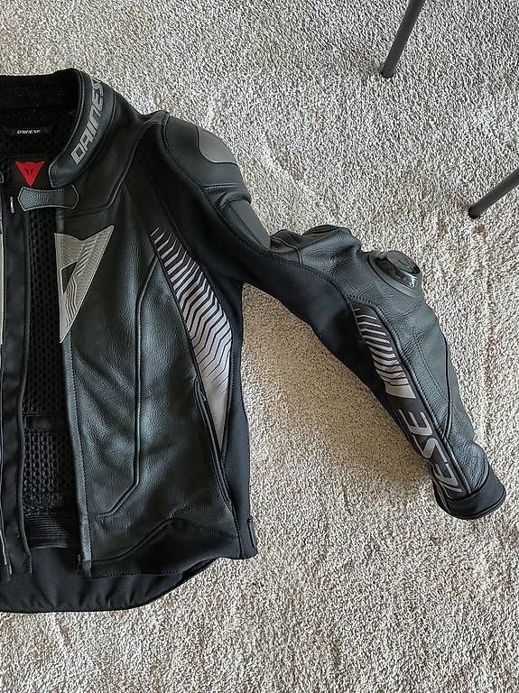 Vestes: Dainese veste Super speed 4 taille 50 – D'occasion à Vandoeuvres par Alex_b92 1
