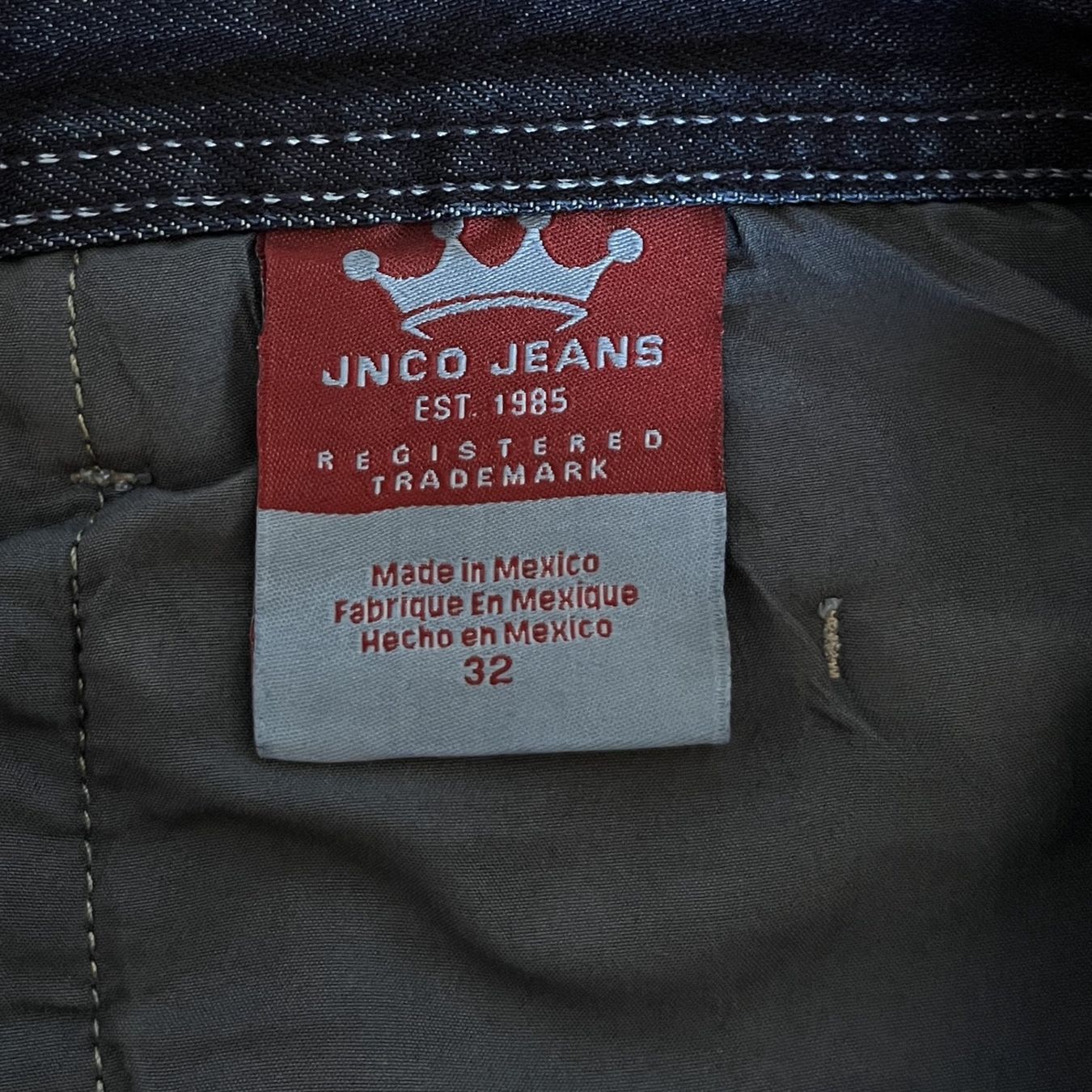 Pantaloni: JNCO Shark Jorts (32US) – Nuovo (secondo la descrizione) da Chamoson venduto da Sapoloshop 4