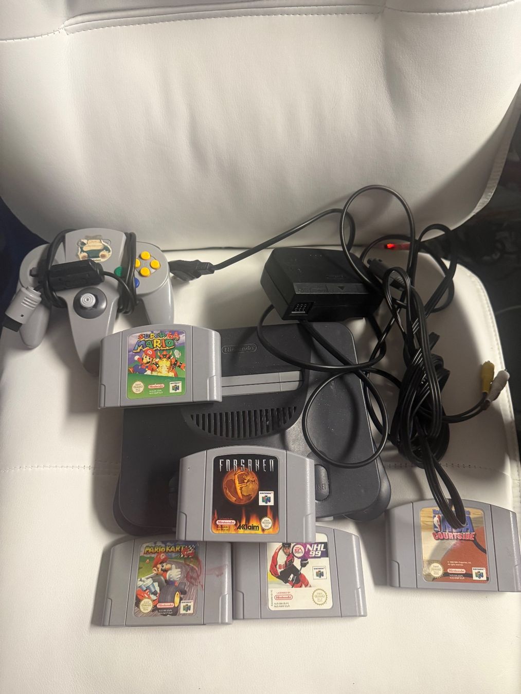 Nintendo Konsolen: Nintendo N64 Konsole 5 Spiele – Gebraucht aus Dietlikon von NESFEVER