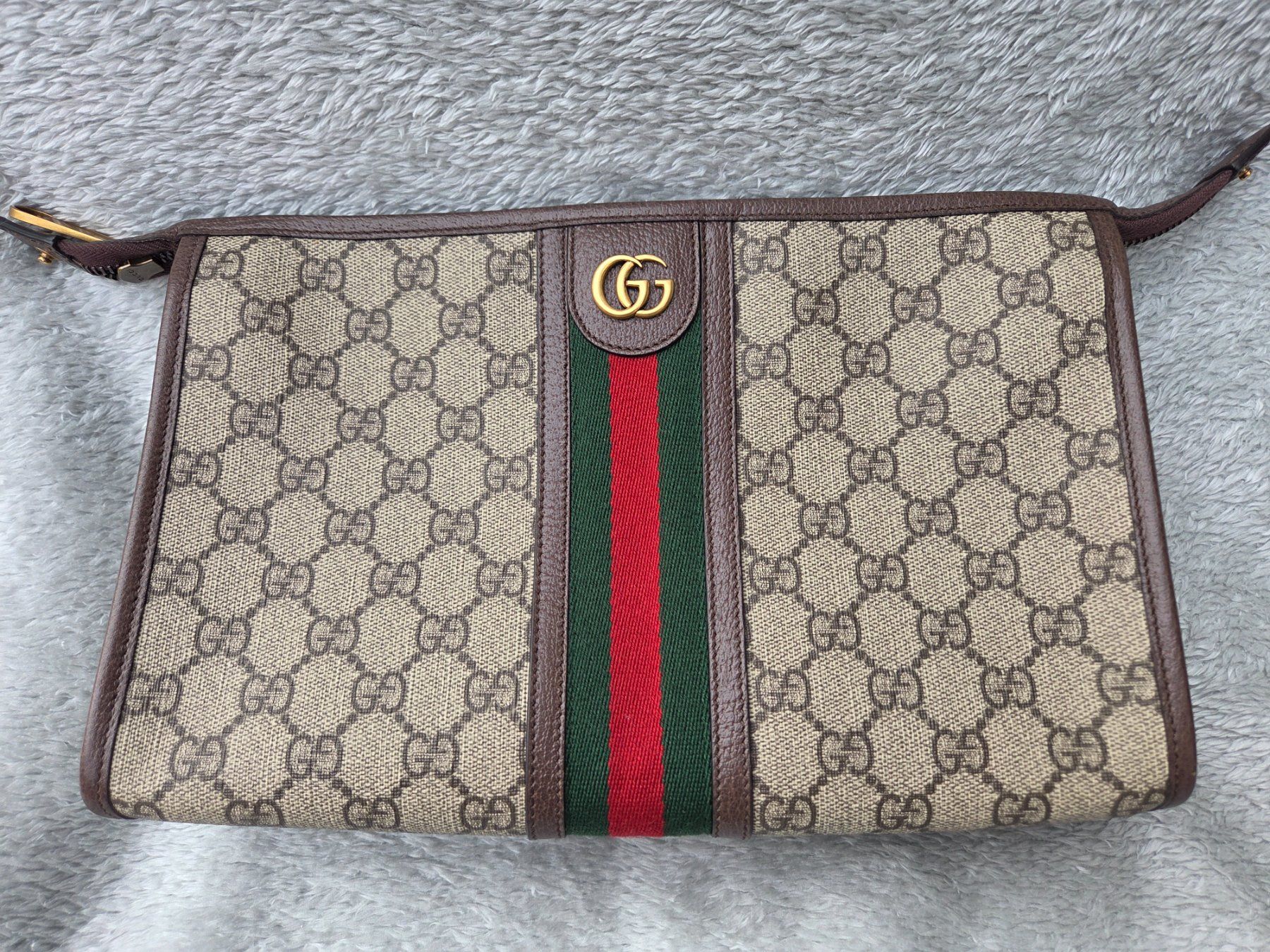 Gucci Custodie per cosmetici: Gucci Ophidia GG Toiletry Case – Nuovo (secondo la descrizione) da Uetendorf venduto da NicoleTedesco