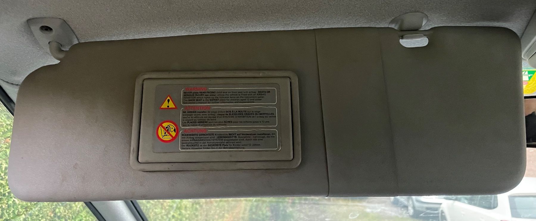 Alle Autoersatzteile: Renault Espace III Original Sonnenblende links. – Gebraucht aus Wil SG von NURTO34