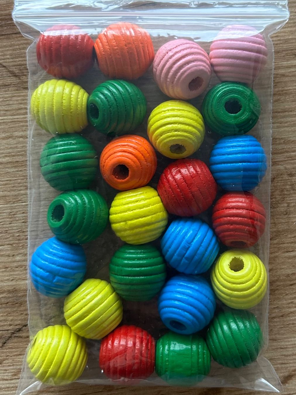 Perle (finte): Bunte Holzperlen / Bastelperlen 16mm, 25 Stück – Nuovo e nell'imballaggio originale da Geneve venduto da vane267