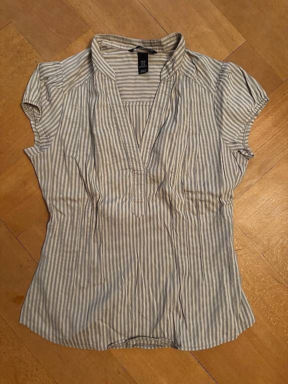Chemisiers: Bluse Damen grau-gestreift Gr 40 gebraucht – D'occasion à Thun par Lupinmela
