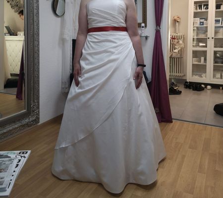 Hochzeit s kleid