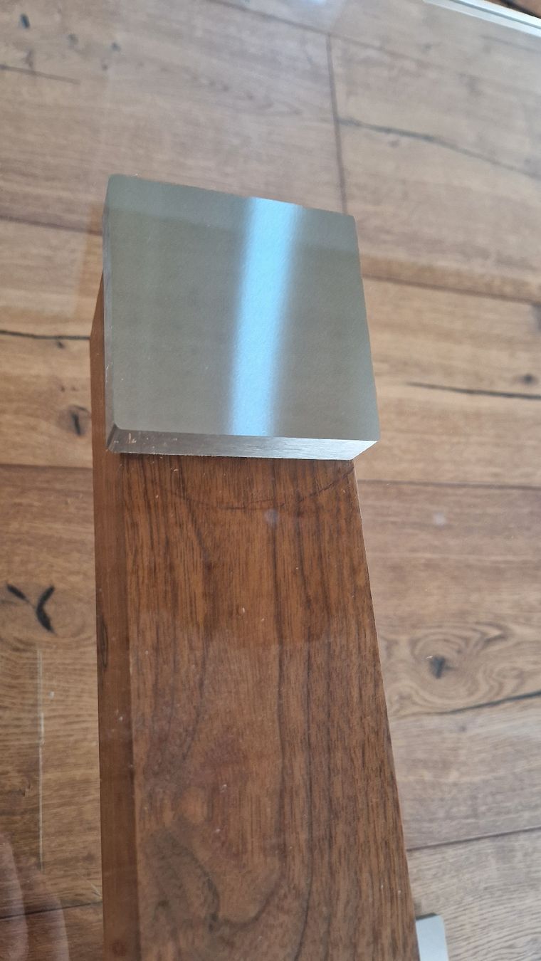 Tavoli: Moderner Glastisch mit Holzfuss, Top Zustand! – Nuovo (secondo la descrizione) da Obfelden venduto da Bea26 8