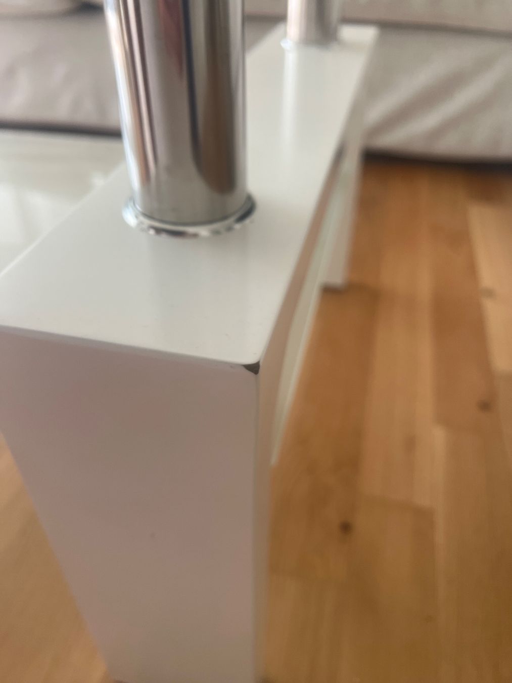 Tables: Moderner Couchtisch mit Glas – D'occasion à Uster par Svenjap7 2
