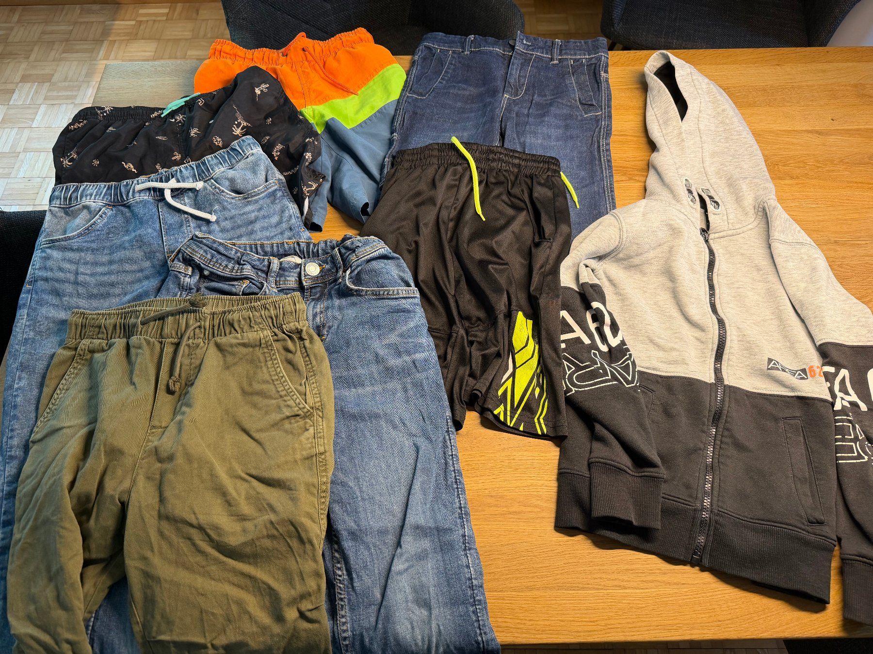 Kleiderpakete: Kinderkleider-Set Sommer, 8-teilig, Gr. 140 – Gebraucht aus Schlieren von Creichen1