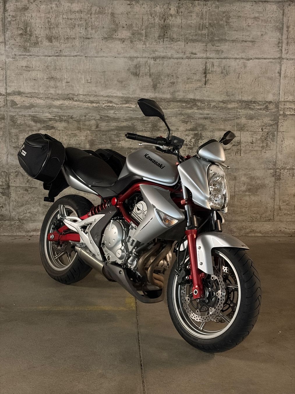 Kawasaki Strada: Kawasaki ER-6 n ABS – Usato da Zuchwil venduto da dor_m2xk