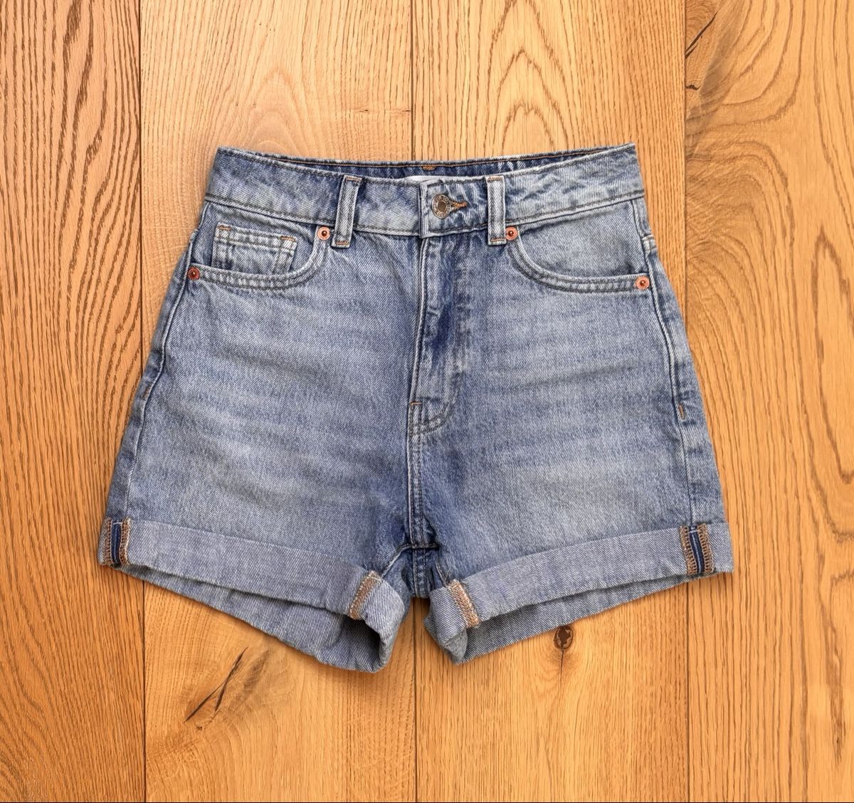 Mango Pantaloni: MANGO denim shorts MOM80, size 32 – Nuovo (secondo la descrizione) da Kilchberg ZH venduto da ben_pc68